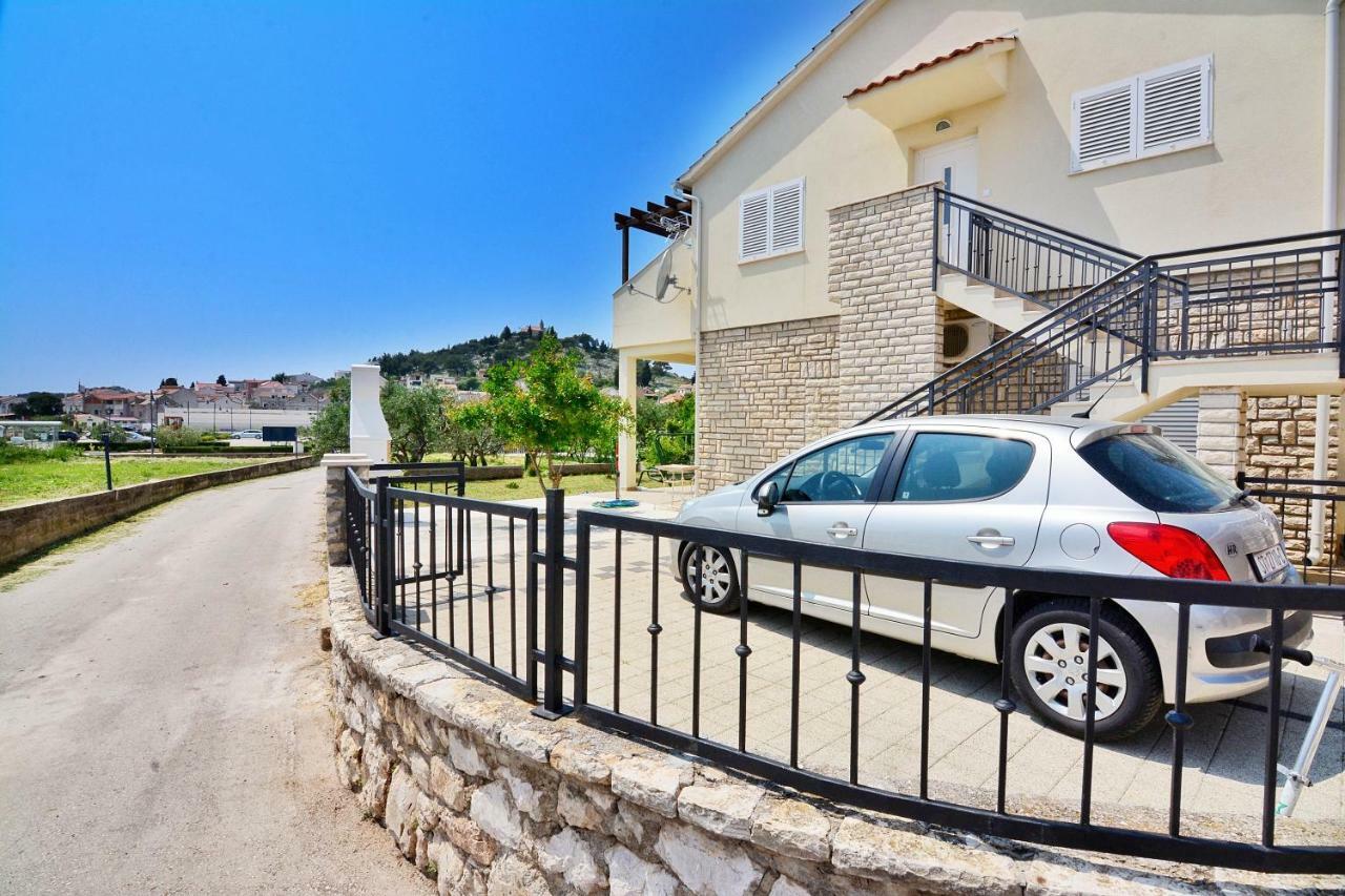 Apartment Nadoveza Tribunj  Bagian luar foto