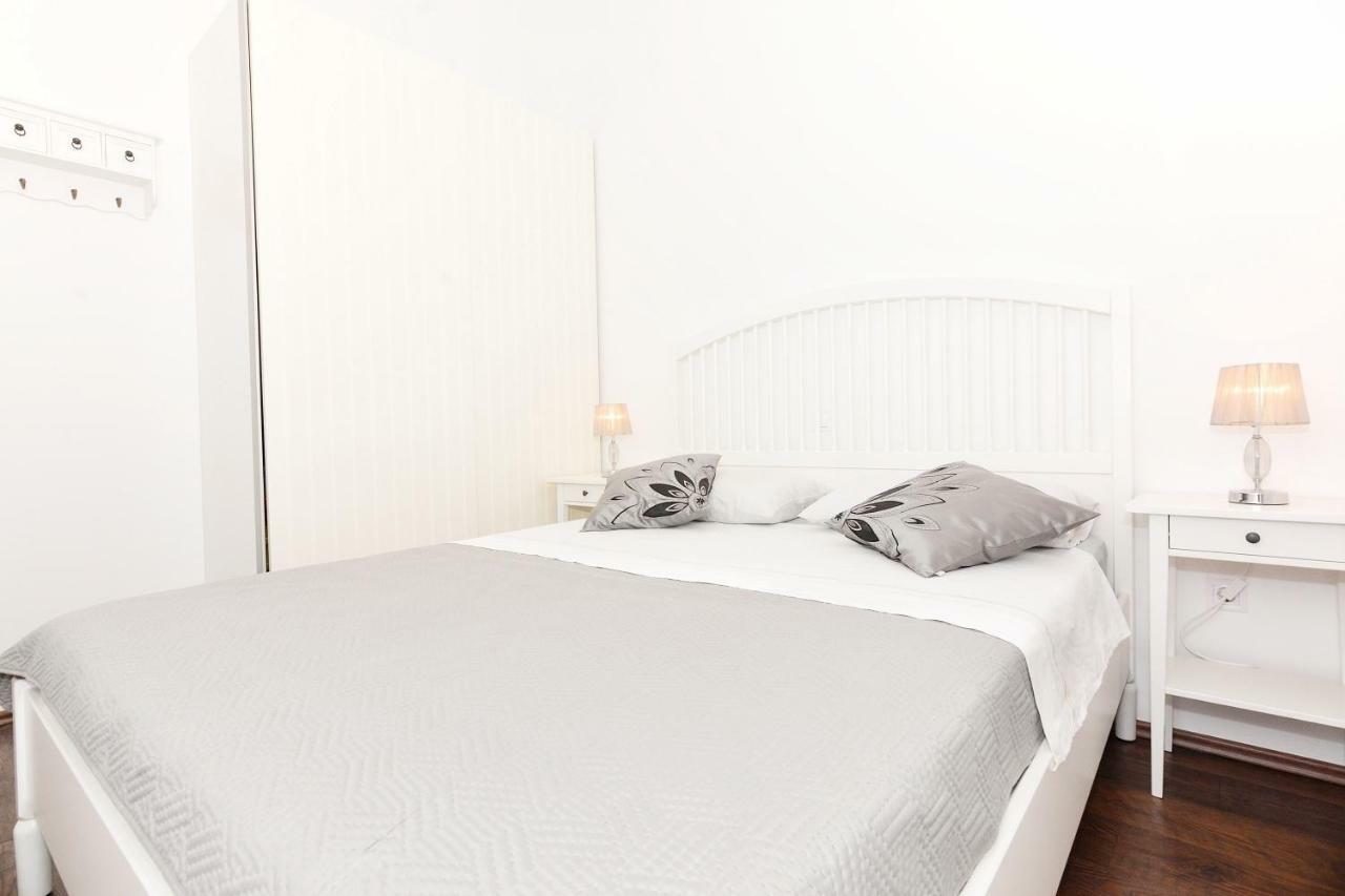 Apartment Nadoveza Tribunj  Bagian luar foto