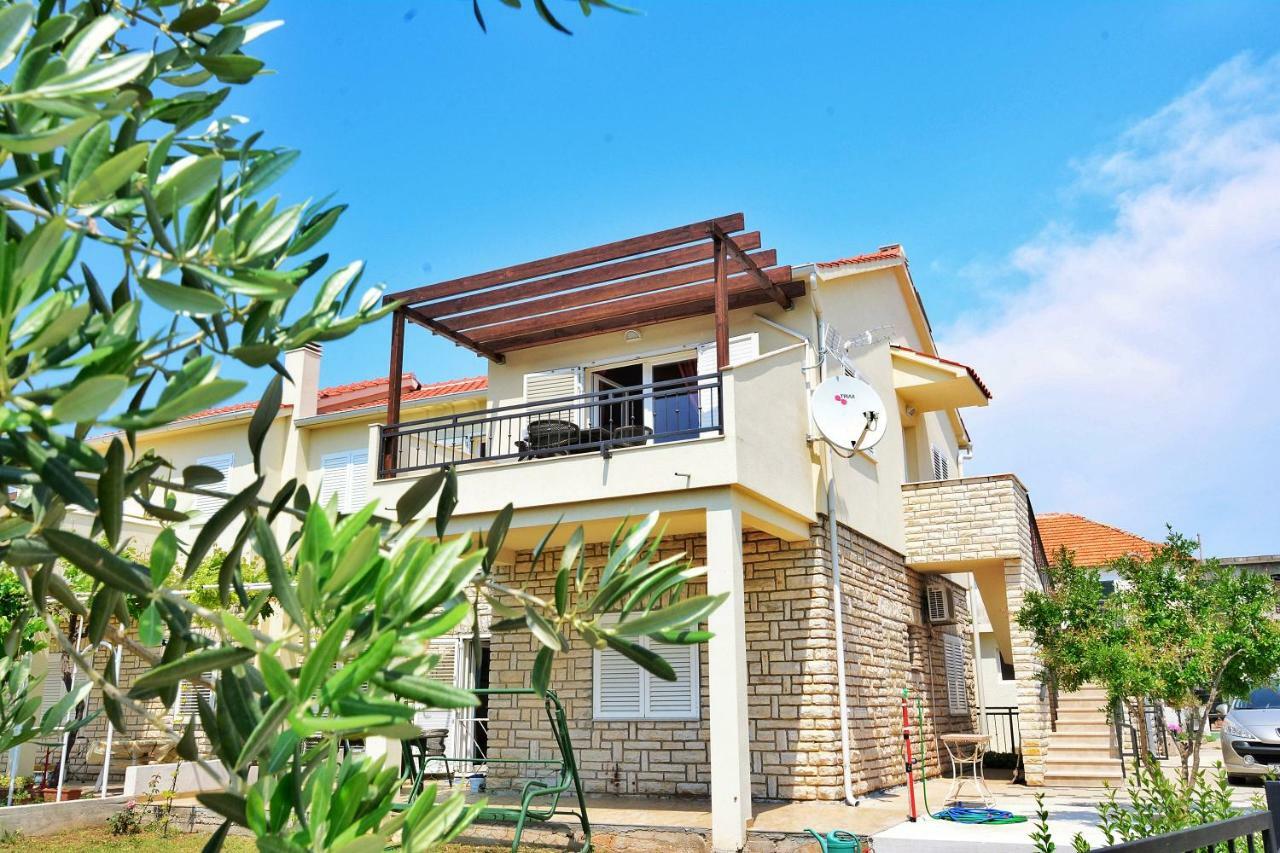 Apartment Nadoveza Tribunj  Bagian luar foto